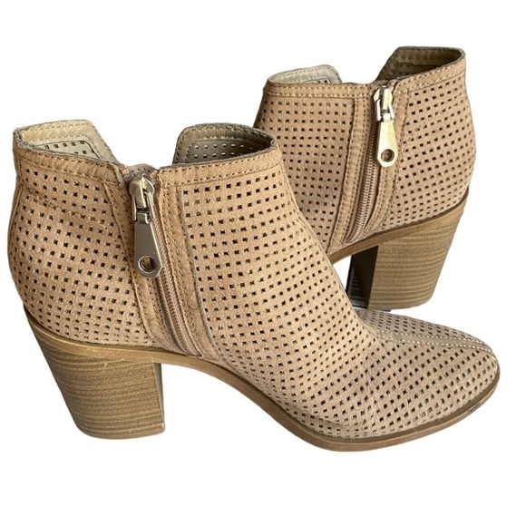 DV by Dolce vita booties size 8.5 taupe wood heel meshlike 3 in heel - Picture 5 of 9